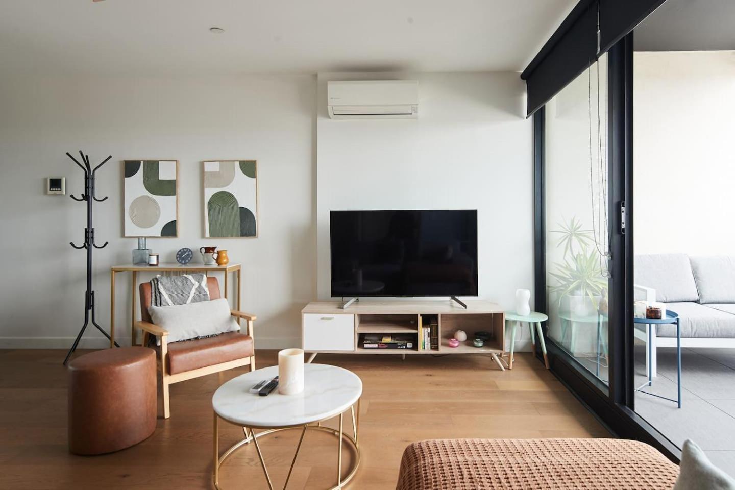 Urban Rendezvous - Where Productivity Meets Play Apartment