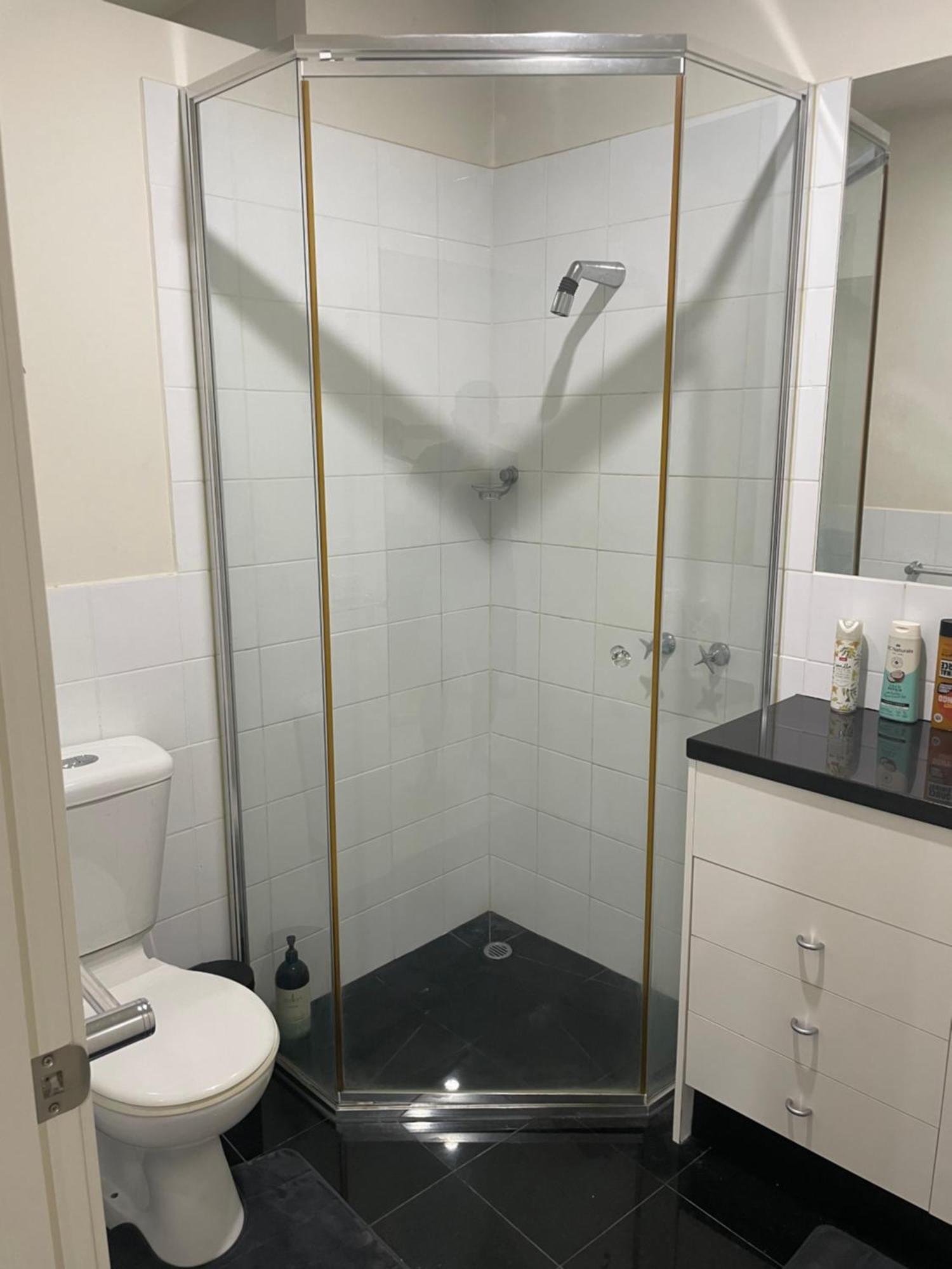 Convenience & Luxury Apartment *