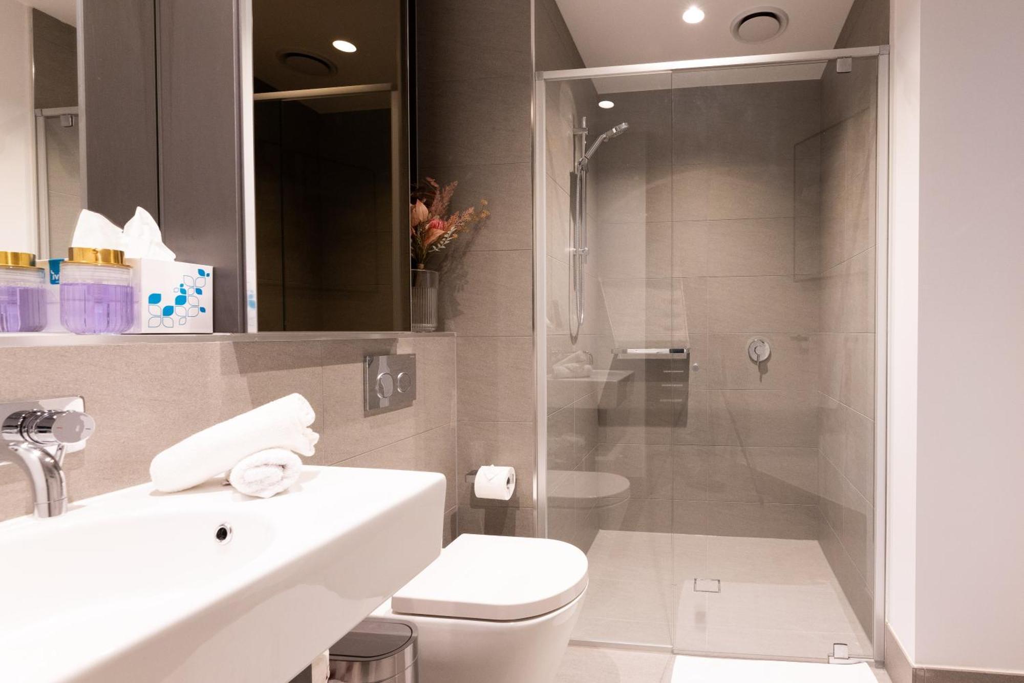 Luxury With Parking & Large Balcony Apartment *