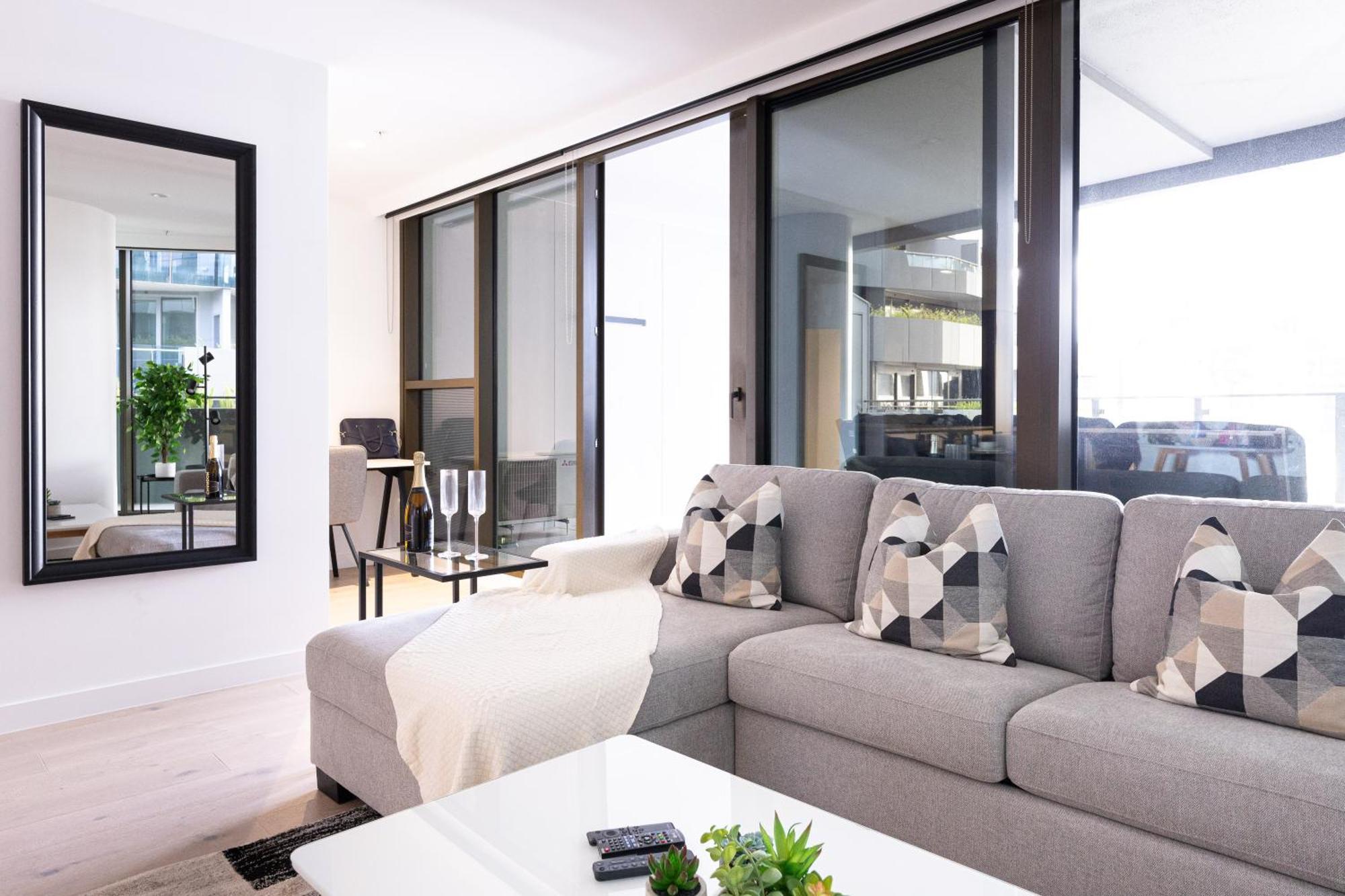 Luxury With Parking & Large Balcony Apartment *