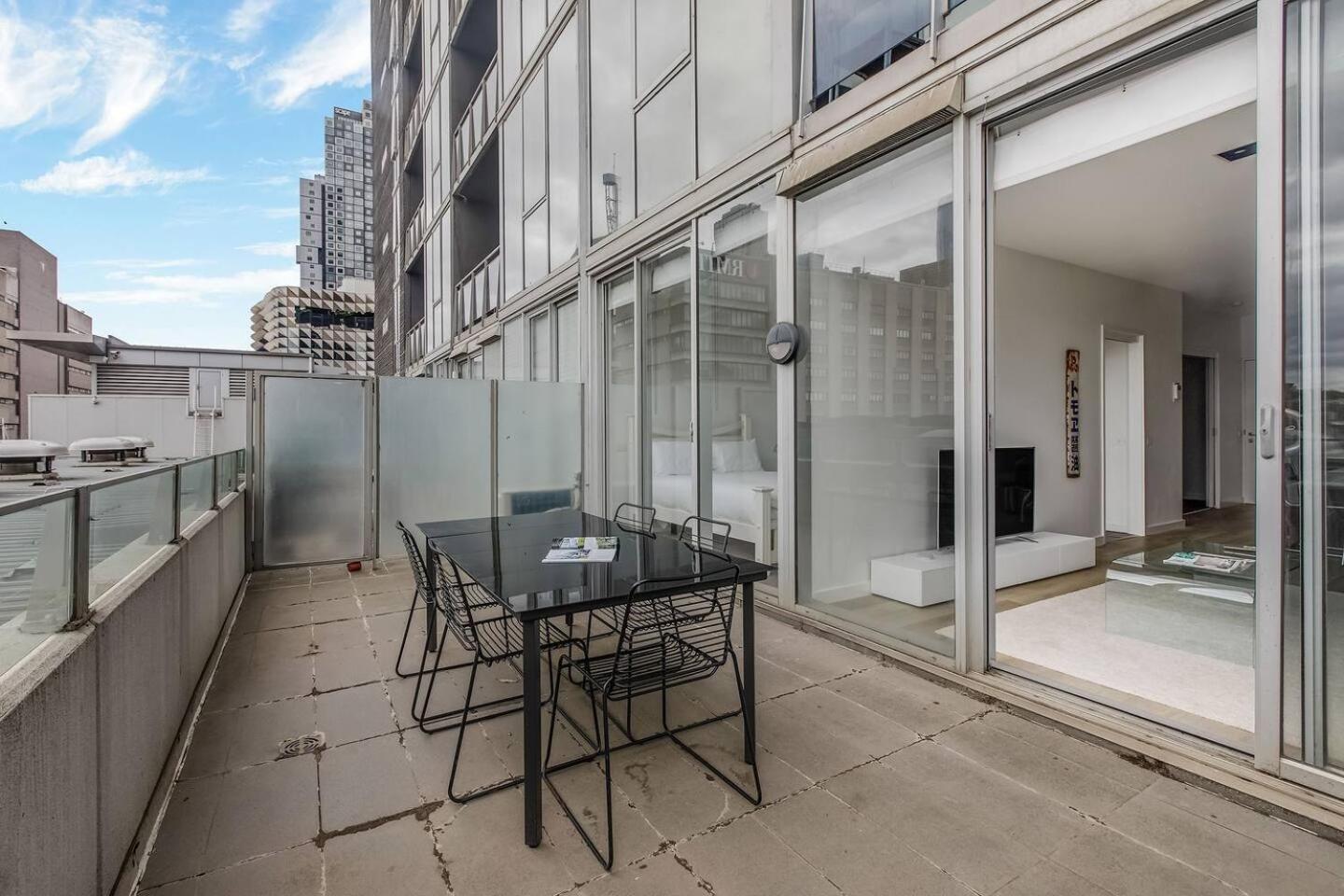 Apartment 'swanston Central' Wellness-infused Living