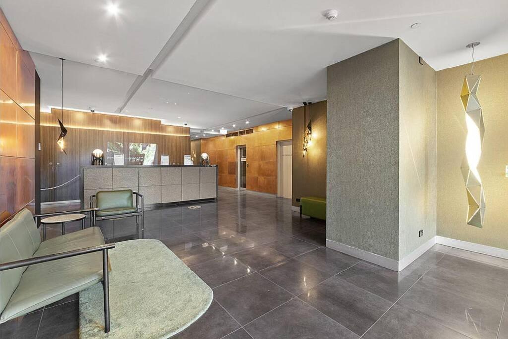 1br Southbank Melbourne