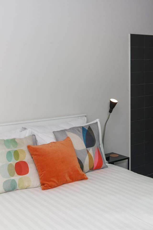 Skyline Envy - Streamlined South Style Apartment Melbourne