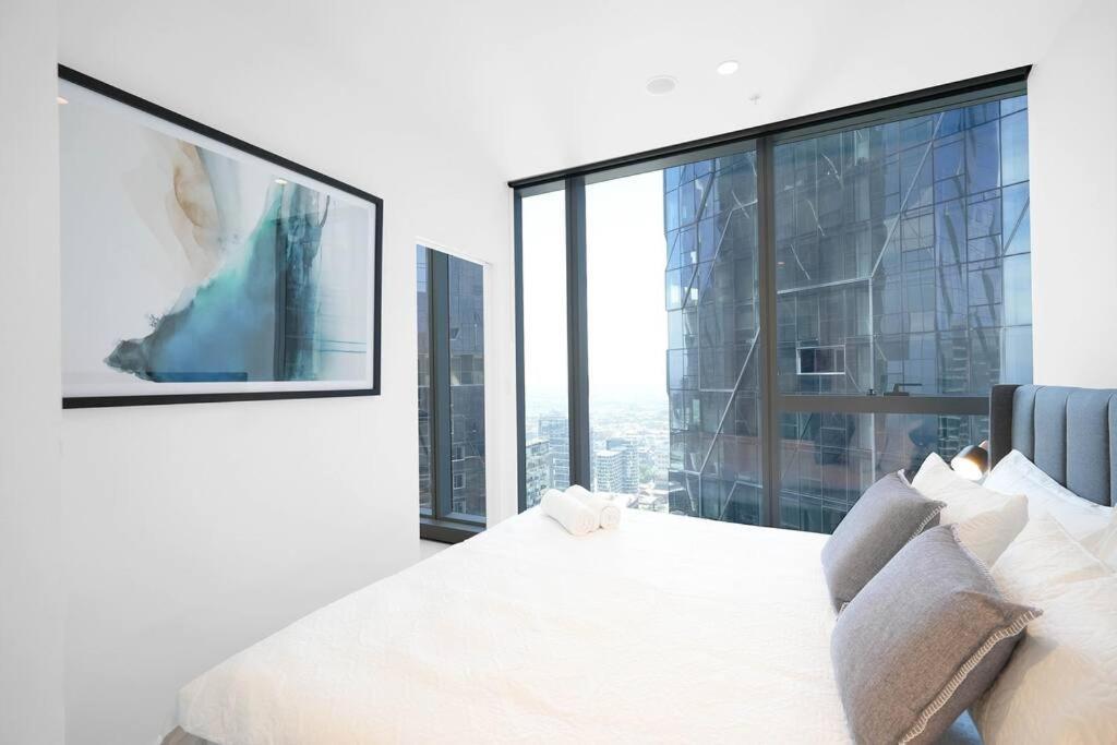 Apartment Brand New Modern Luxury Lvl 37 In The Clouds Melbourne