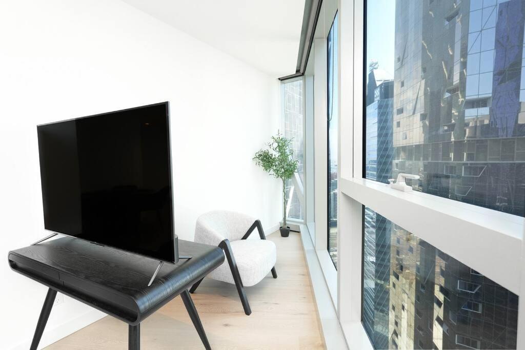 Brand New Modern Luxury Lvl 37 In The Clouds Melbourne