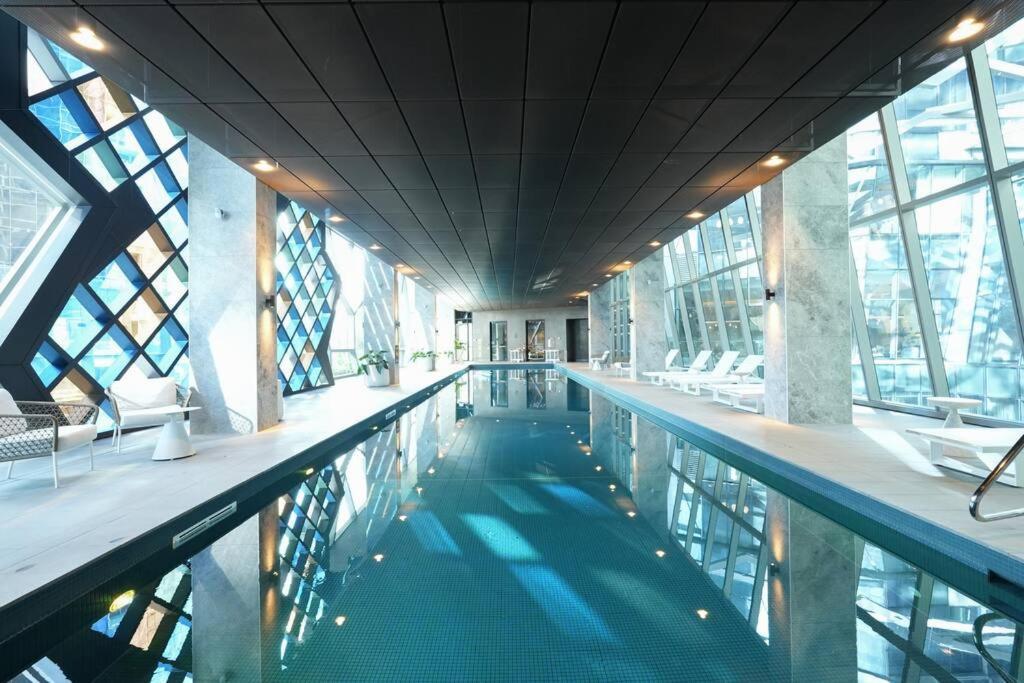 Brand New Modern Luxury Lvl 37 In The Clouds Apartment Melbourne