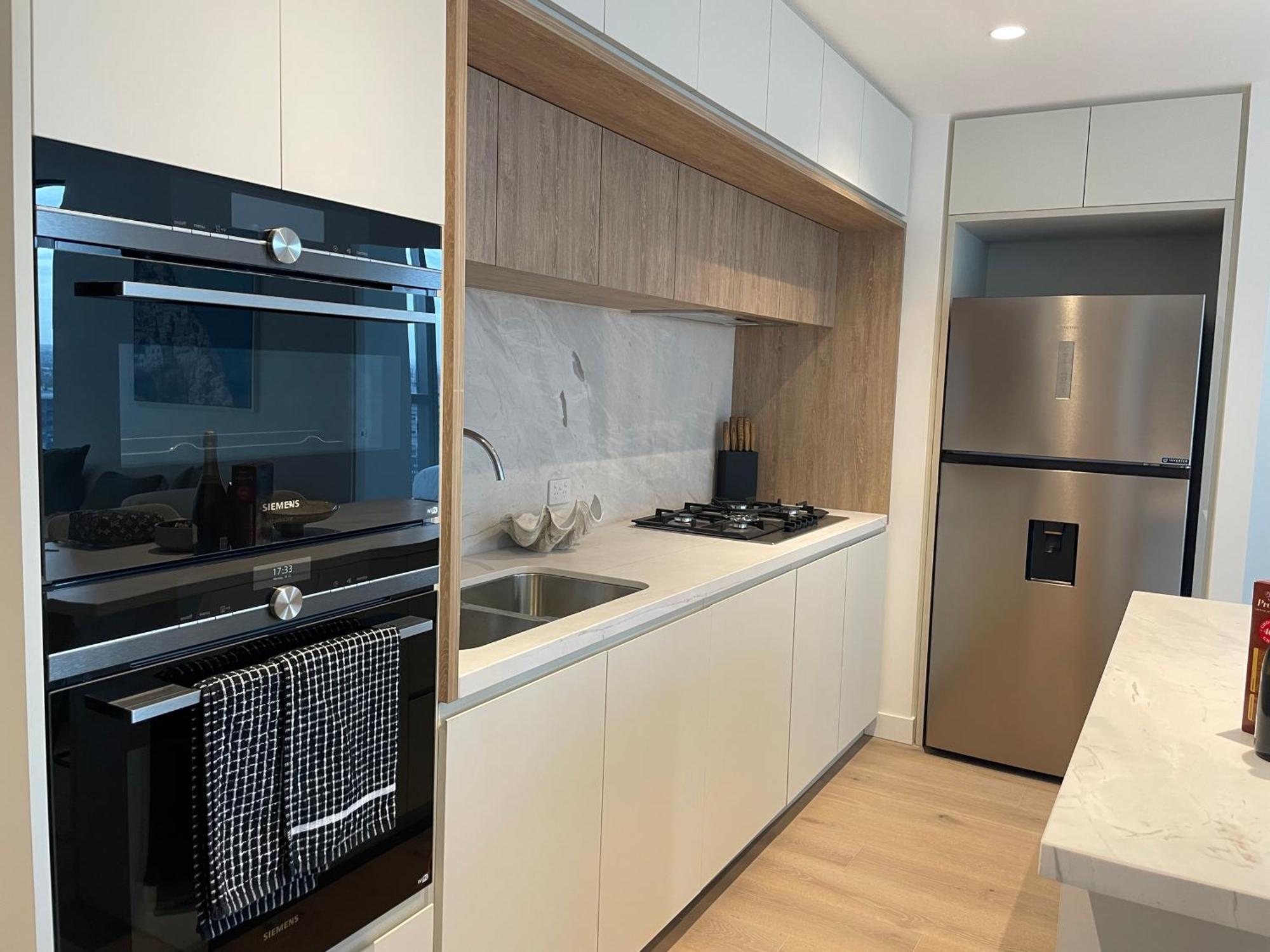 Apartment Serenity Stayz - 3 Bedroom In Cbd