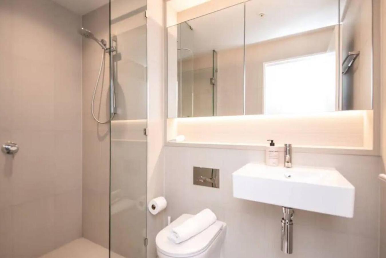 42d Stylish Abnb 2br Near Yarra River Crown *