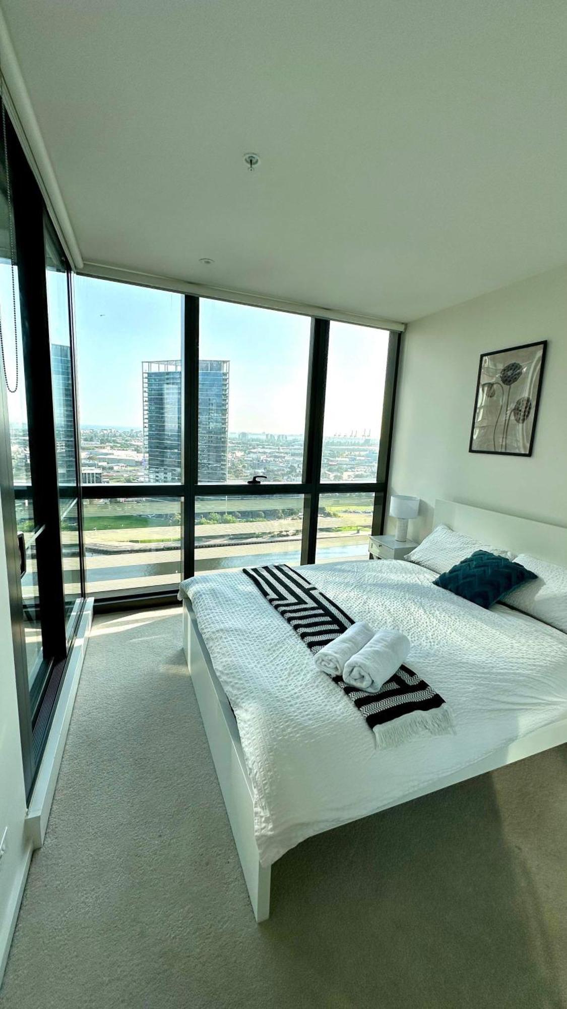 Free Parking Brand New 1br Waterfront Docklands Awesome View Apartment Melbourne