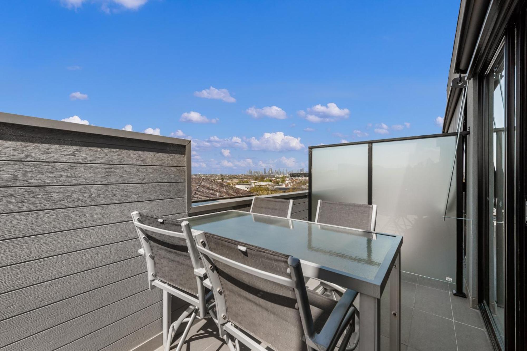 Queensview168 Moonee Ponds Apartment