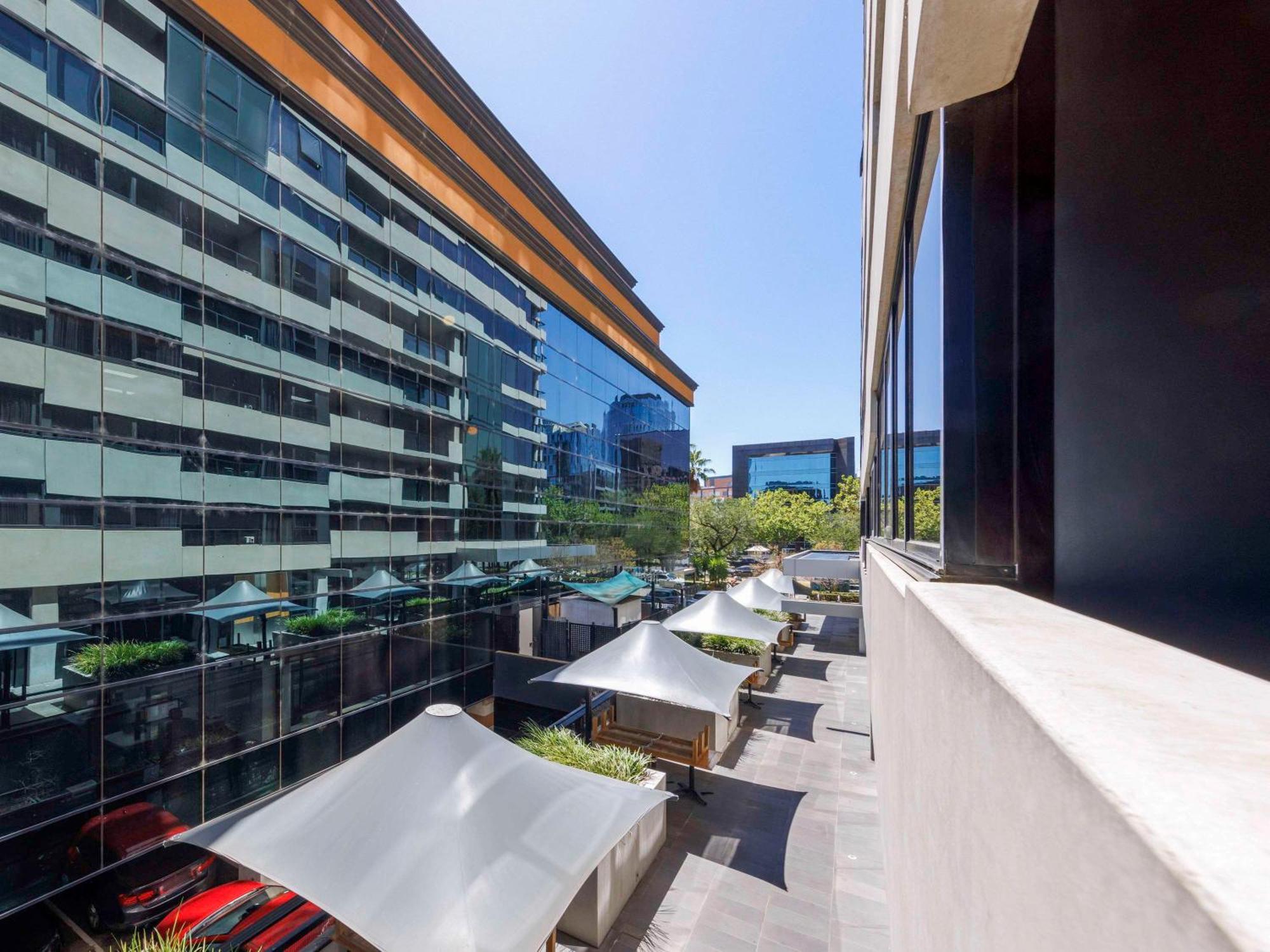 Hotel Mercure St Kilda Road