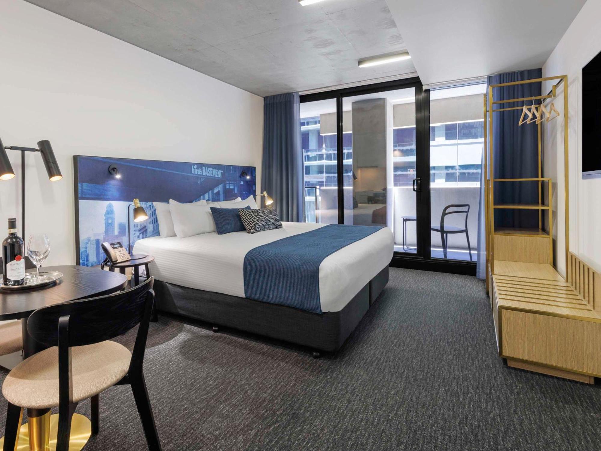 Hotel Mercure St Kilda Road 4*