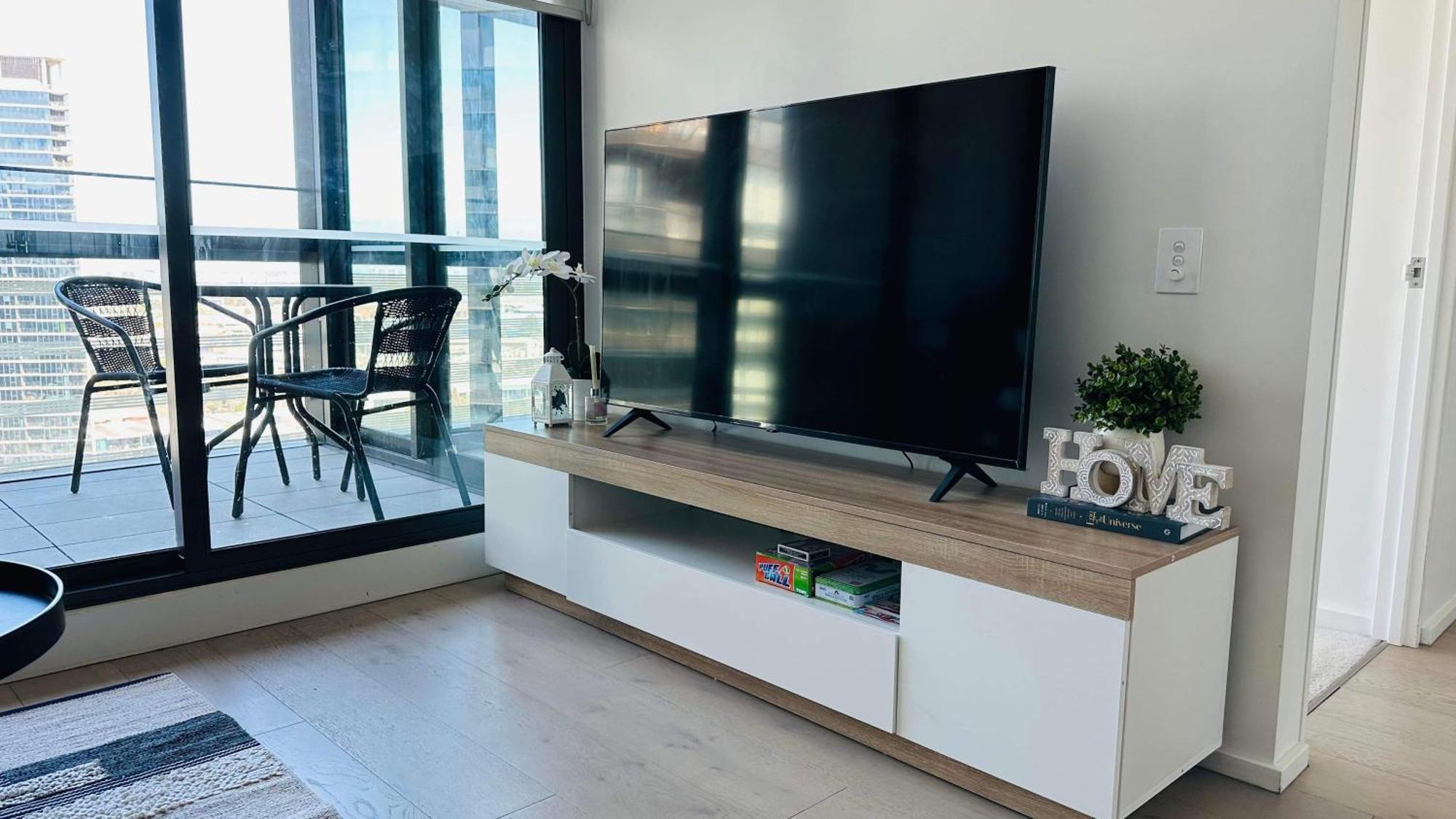 Free Parking Brand New 1br Waterfront Docklands Awesome View Melbourne