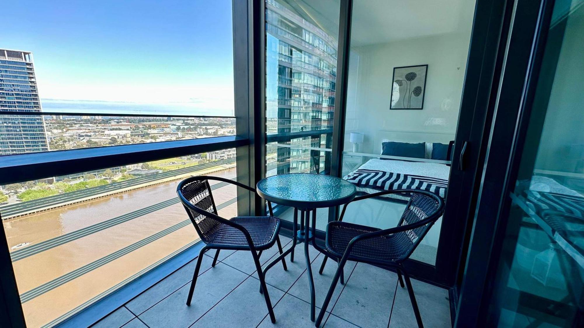 Free Parking Brand New 1br Waterfront Docklands Awesome View Melbourne
