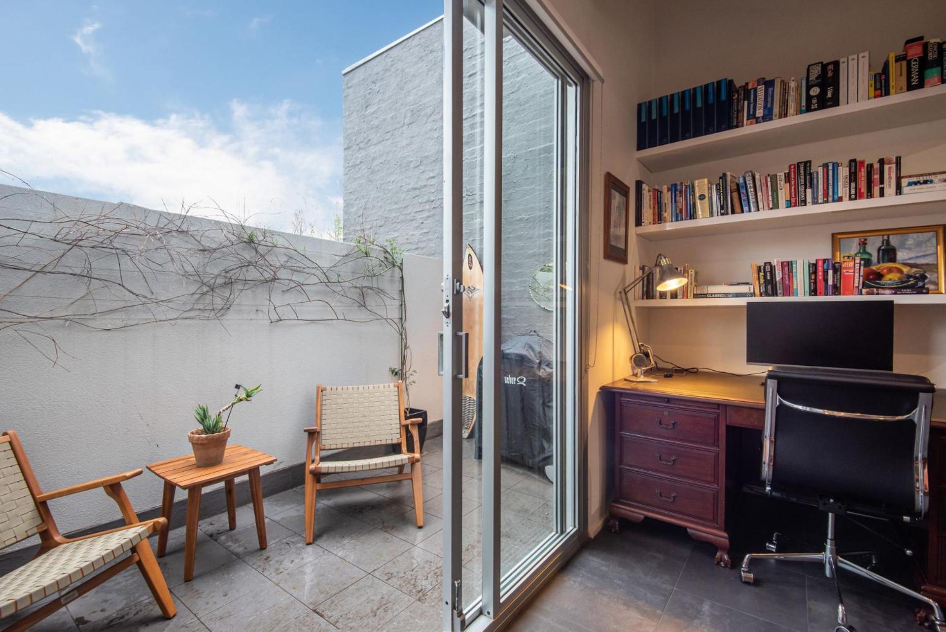 Elwood Village Entertainer Apartment
