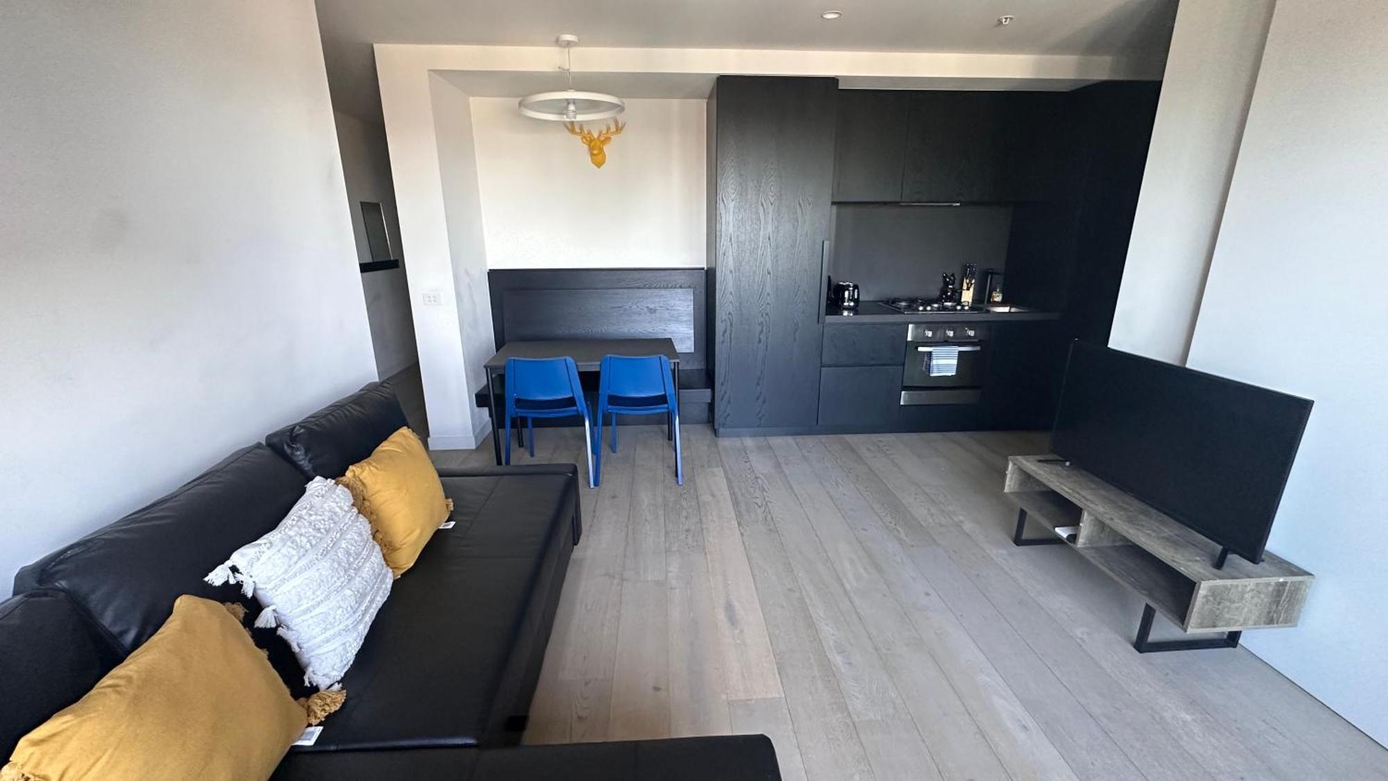 Nest Meet Empire Apartment