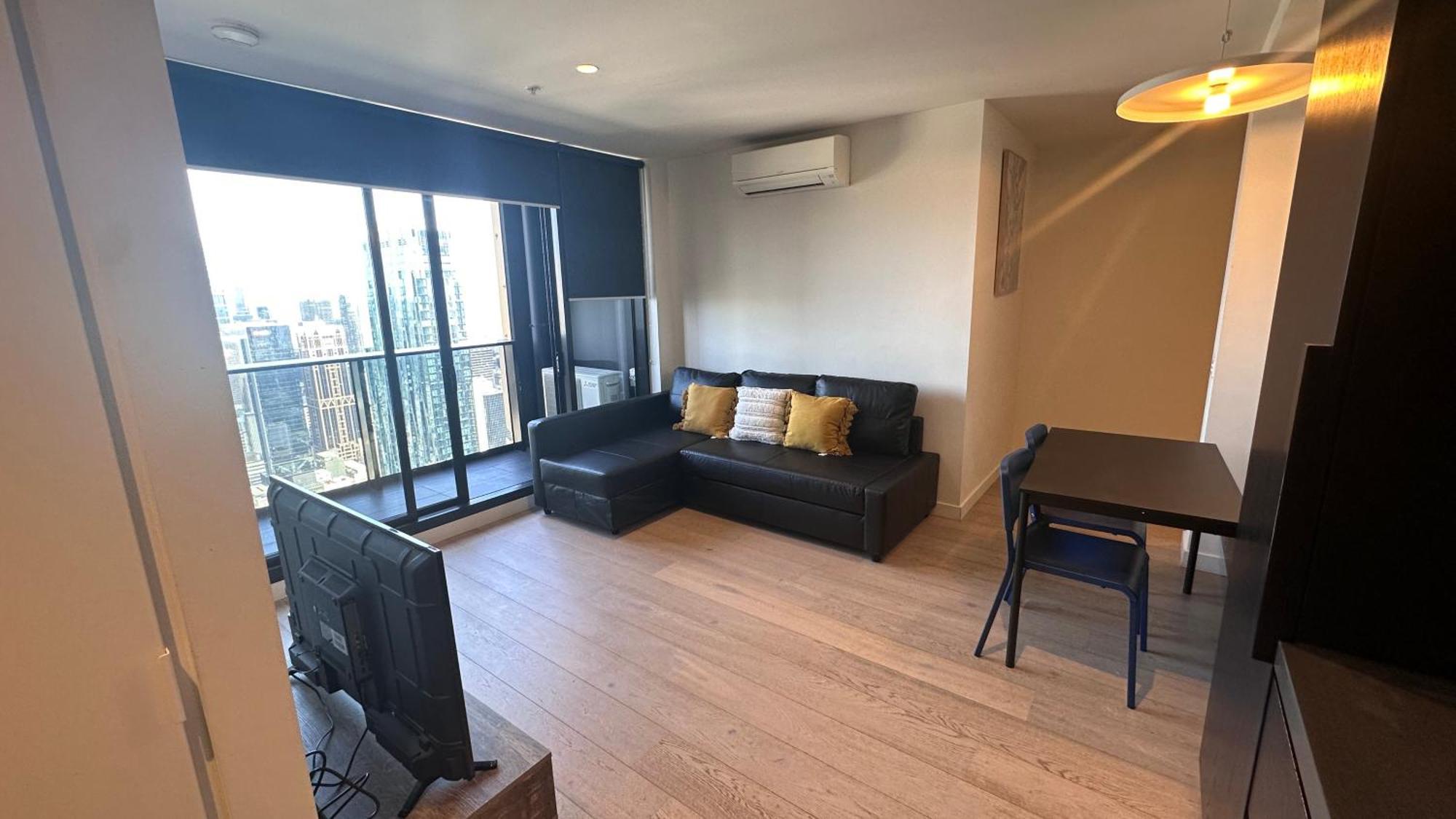 Nest Meet Empire Apartment *