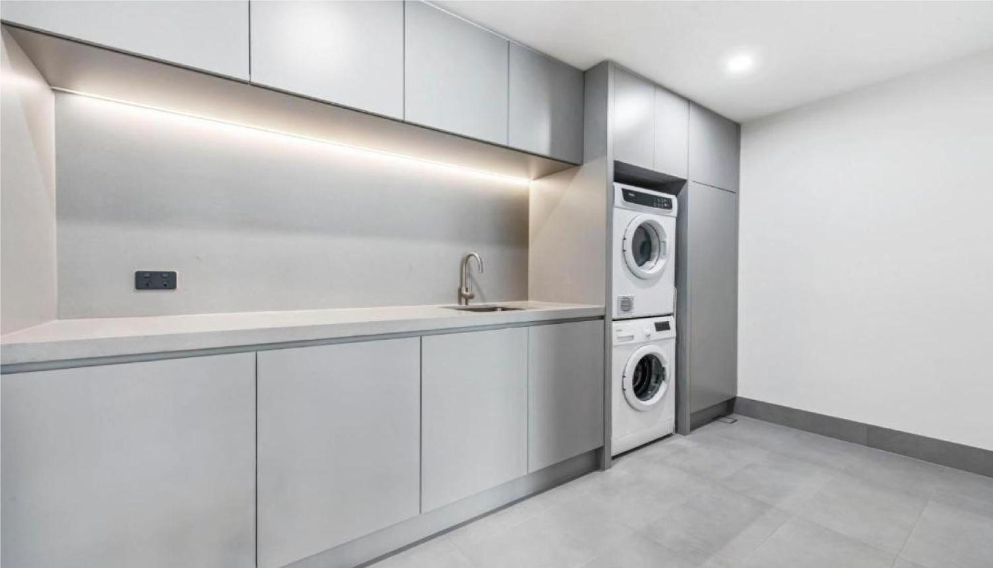 Luxury Penthouse With Astonishing Bay And Views * Melbourne