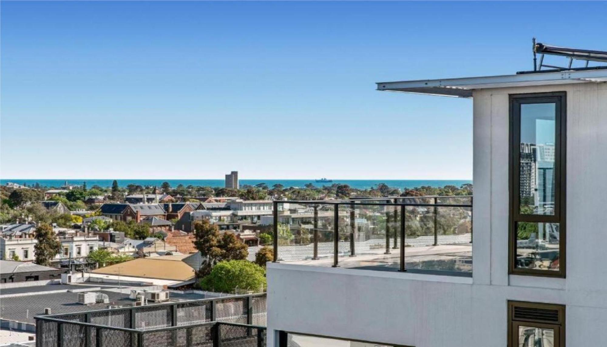 Luxury Penthouse With Astonishing Bay And Views *