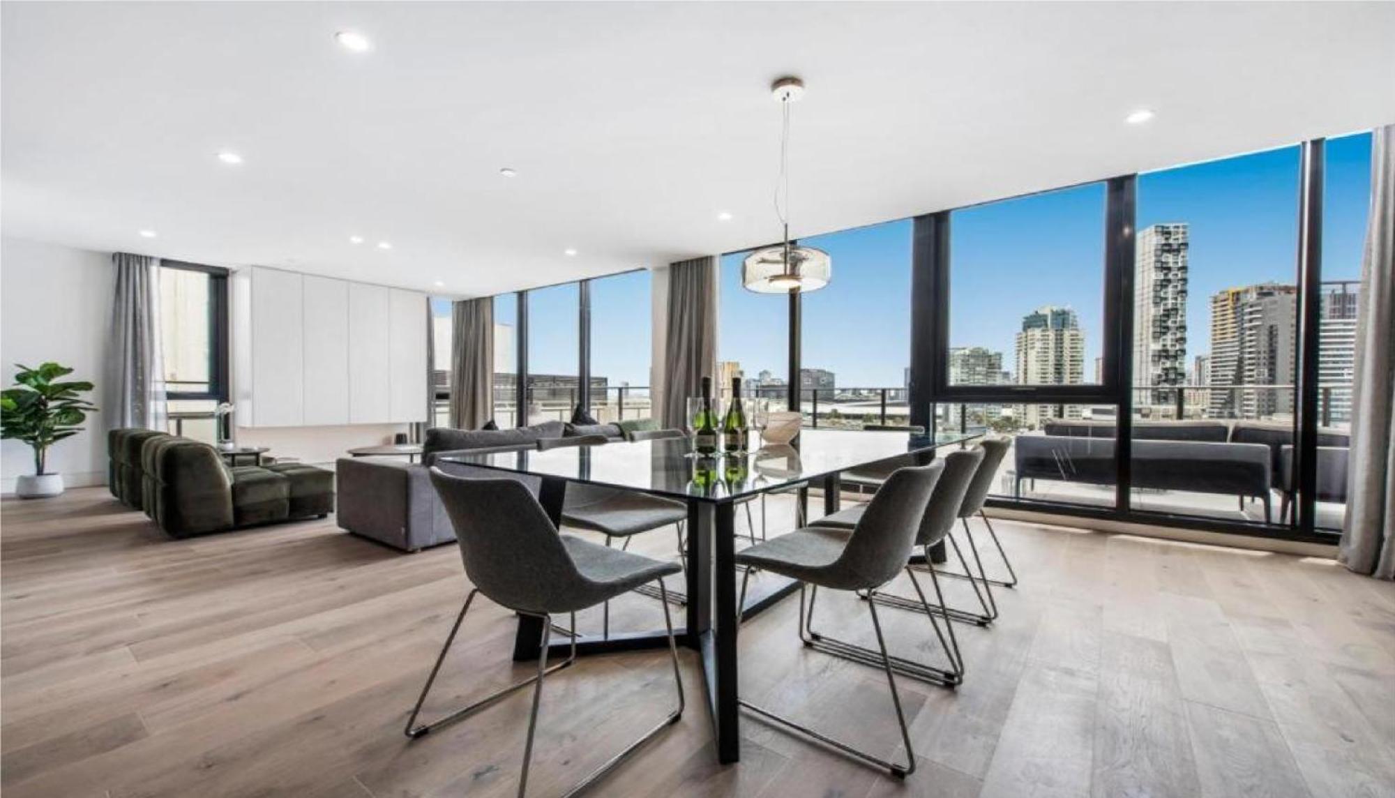 Luxury Penthouse With Astonishing Bay And Views * Melbourne