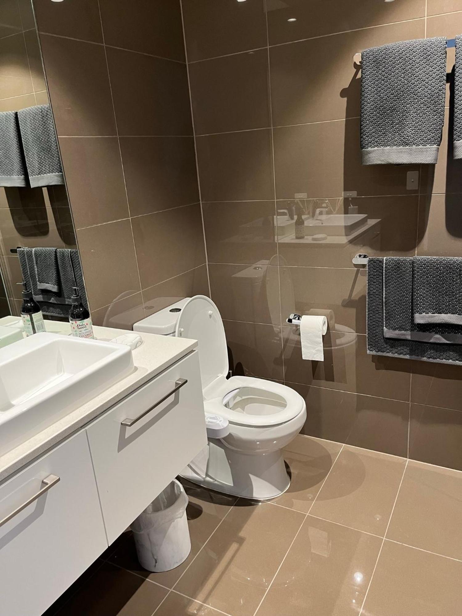 Apartment Modern 3 Bedroom With Amazing Views Melbourne