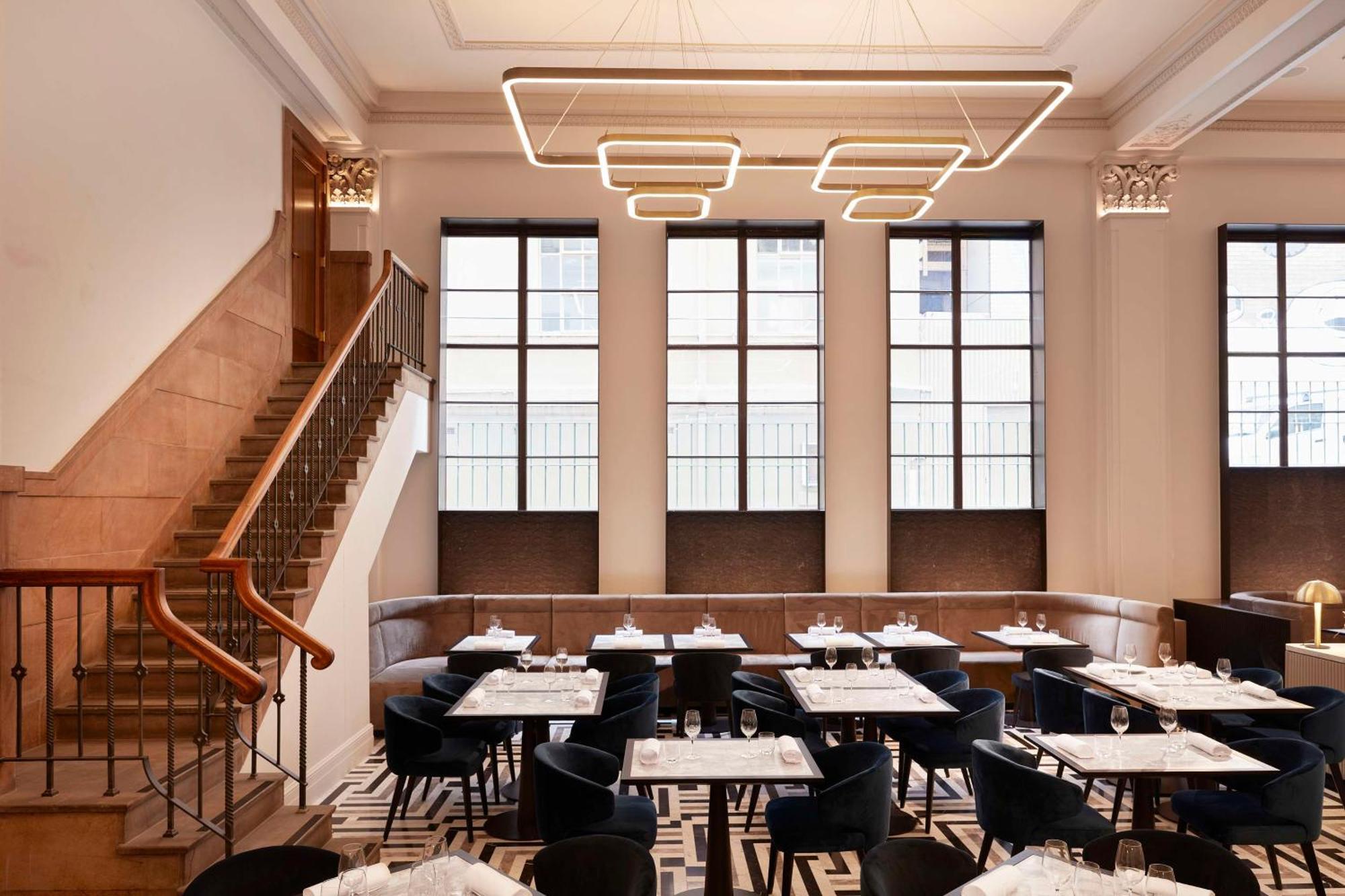 Hilton Little Queen Street Hotel 5*