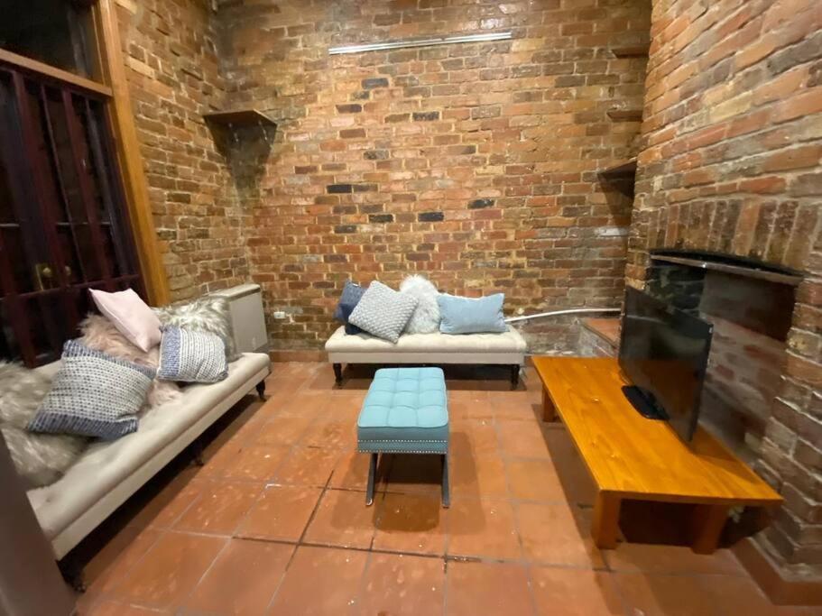 Fitzroy- Private 2-4 Guest #guesthouse #ausgp #directtram #f1 *