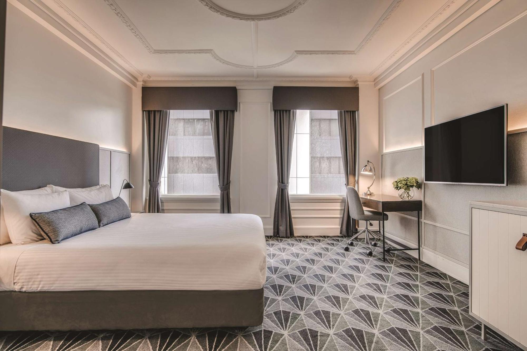 The Savoy On Little Collins Hotel 4*