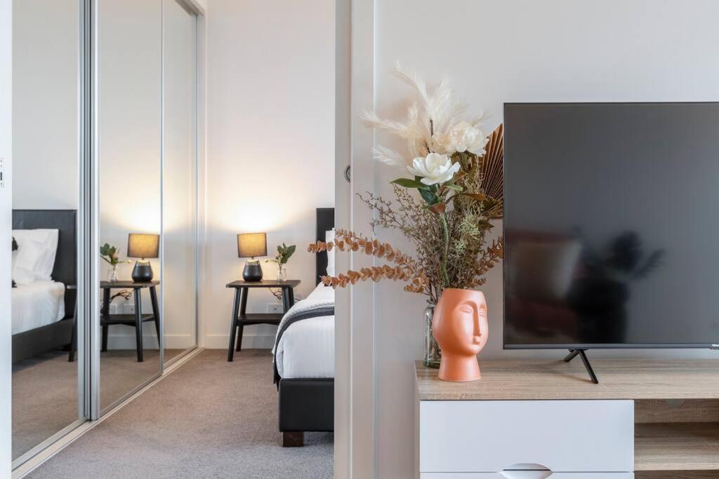 Lovely 1-bedroom - 0177 * Melbourne