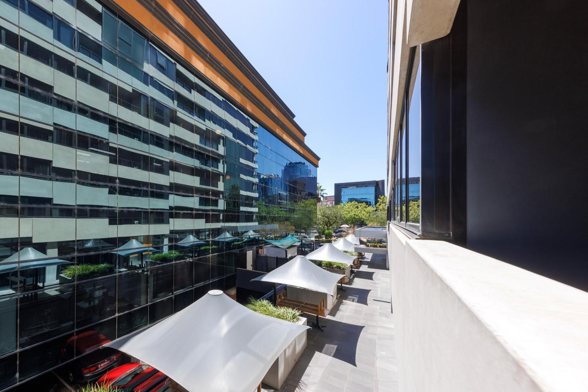 Oaks St Kilda Road 4*