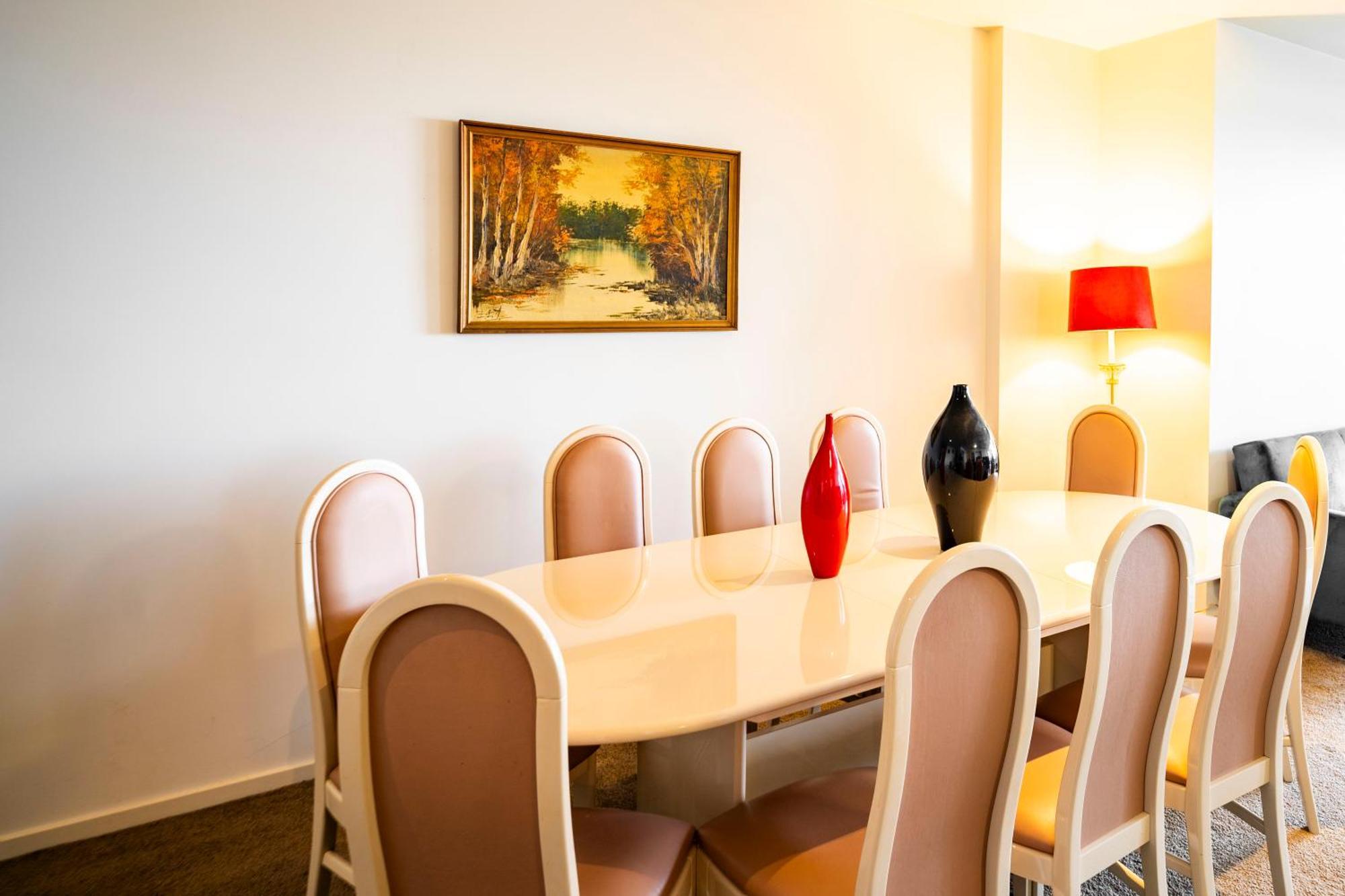 Oceanview 3br Oasis Close To Cbd-free Parking Melbourne