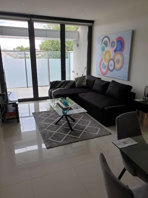 Luxurious Modern 2 Bedroom 2 Bathroom Melbourne