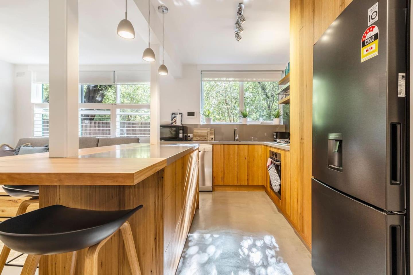 Apartment 'cedar Loft' Contemporary Comfort In Leafy St Kilda Melbourne