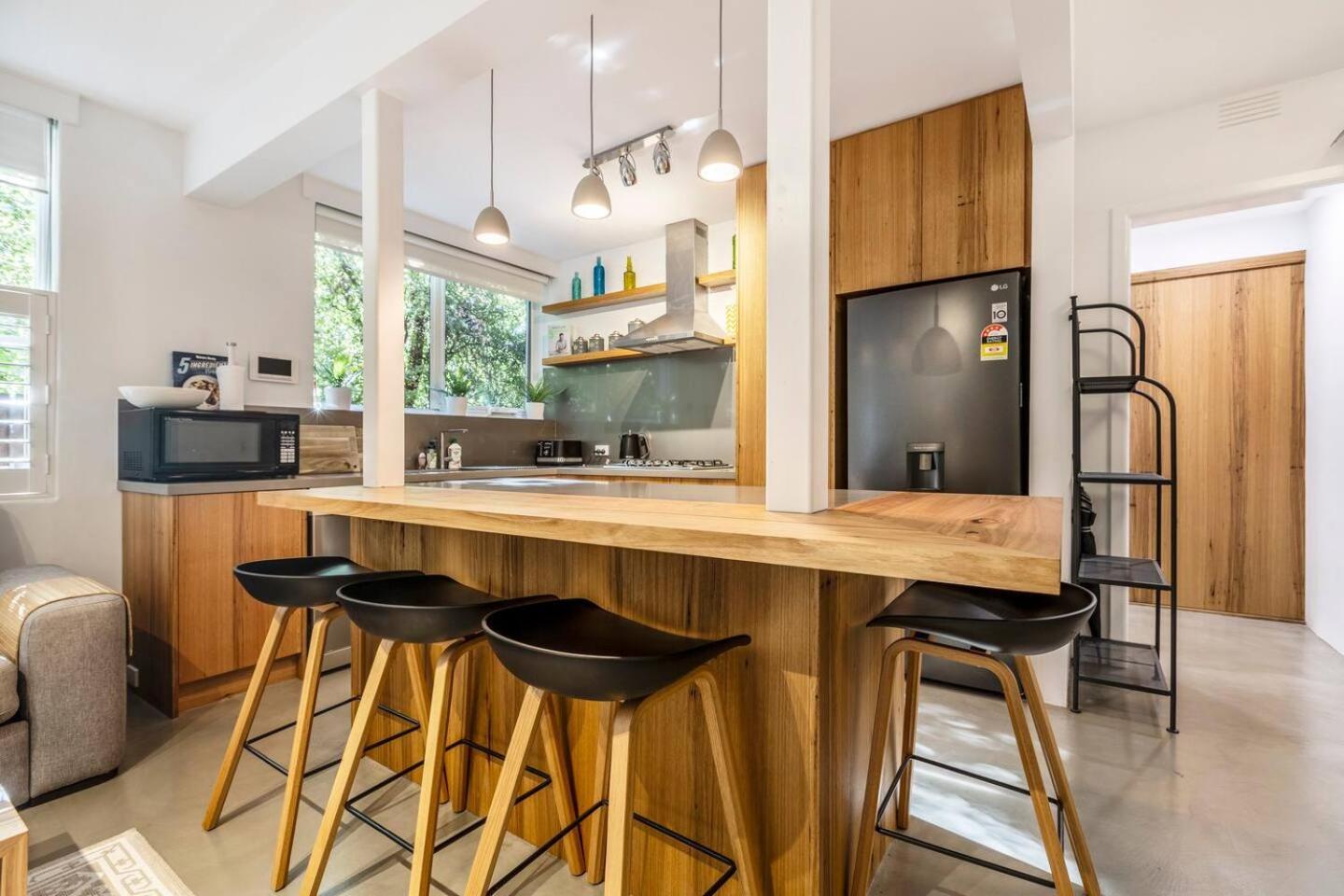 'cedar Loft' Contemporary Comfort In Leafy St Kilda Apartment Melbourne