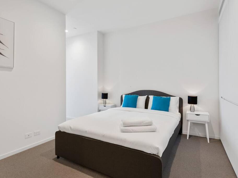 Cbd Heart｜awe- Inspiring Heights｜breathtaking View Apartment