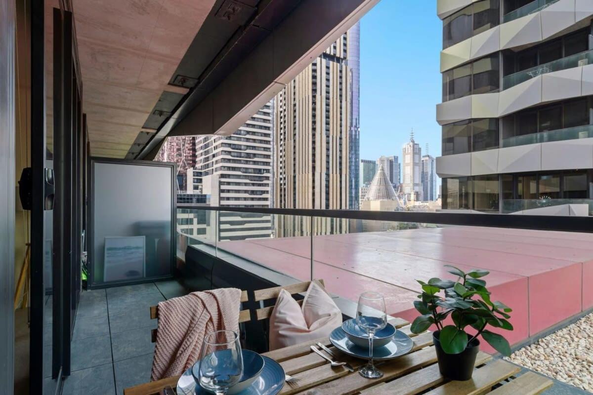 Stylish & Modern 2br Near Victoria Market