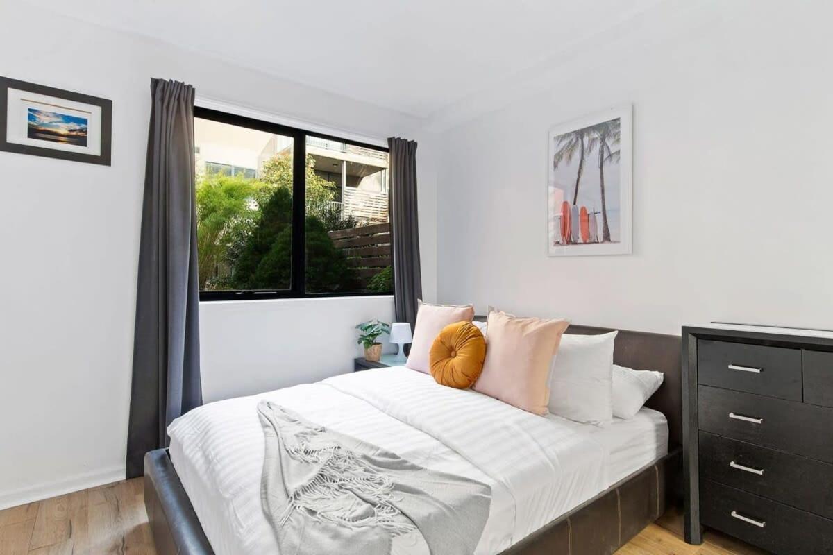 Apartment A Spacious 2br With A Courtyard & Free Parking