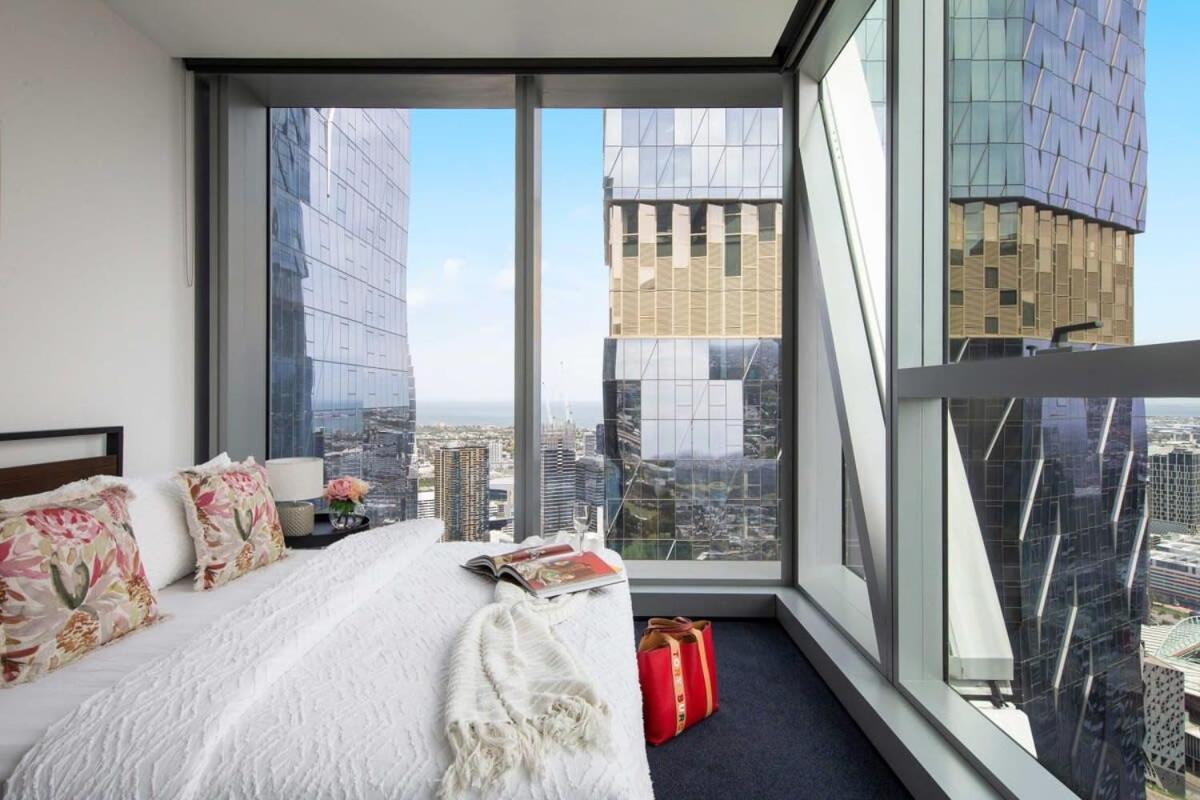 A Lux 2br Next To Southern Cross Views