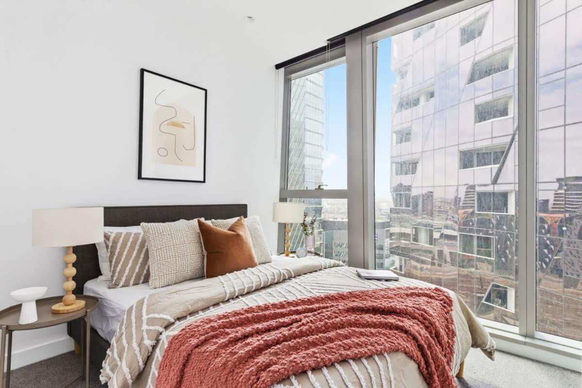A Stylish 3br Apt With Harbour Views Free Parking Apartamento Melbourne