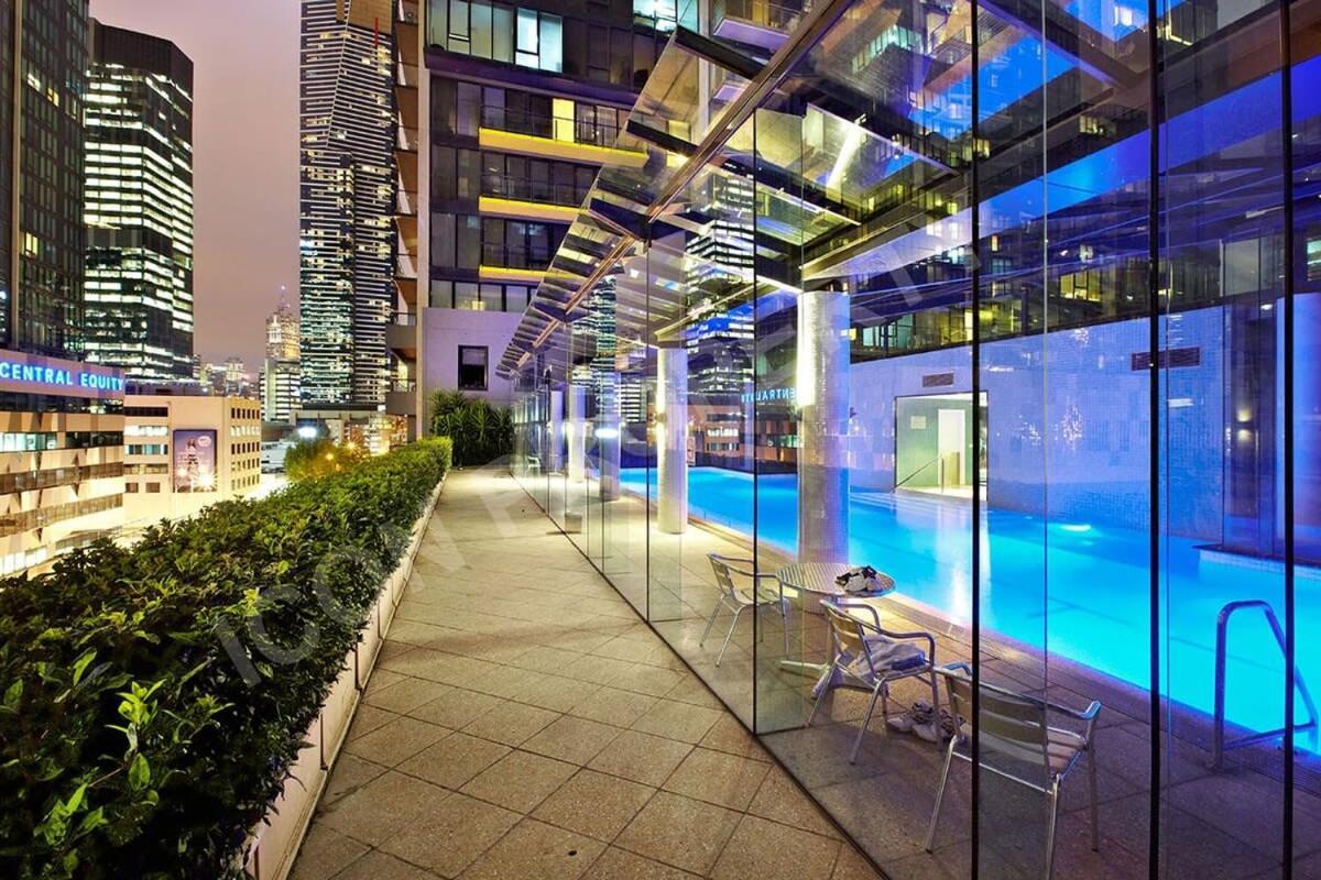 A Large 2br Near Crown Sleeps 8 Free Parking