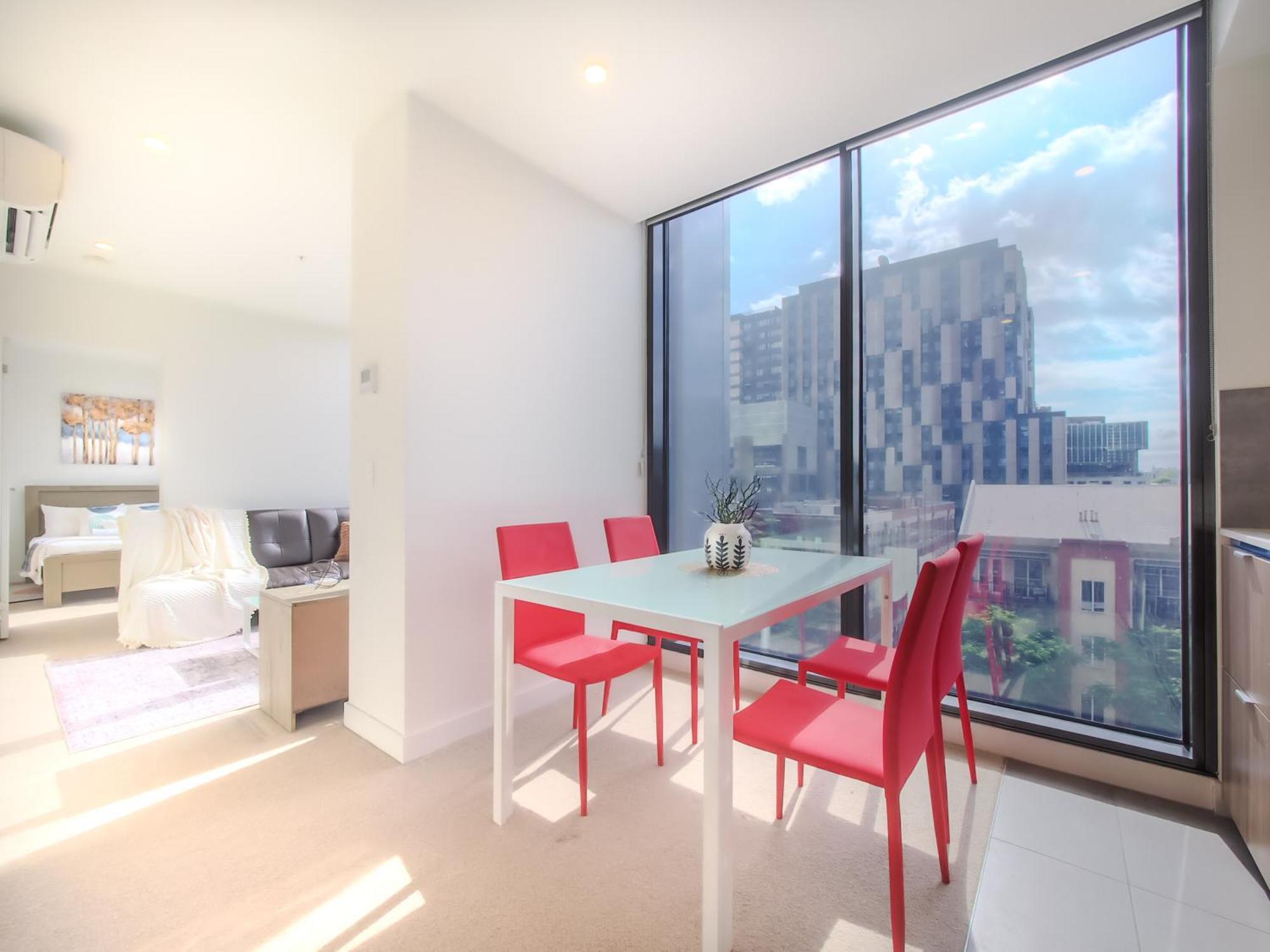 Apartment Delightful 1br On Bouverie St Close To Mel Uni *