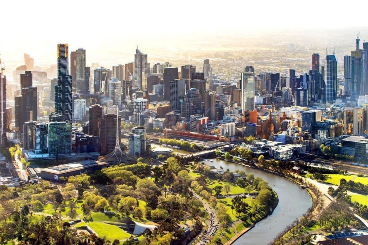 A Spacious 2br With A Courtyard & Free Parking Melbourne