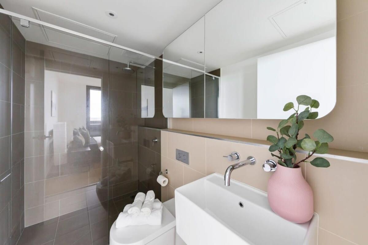 Cozy 2br Near W Views *