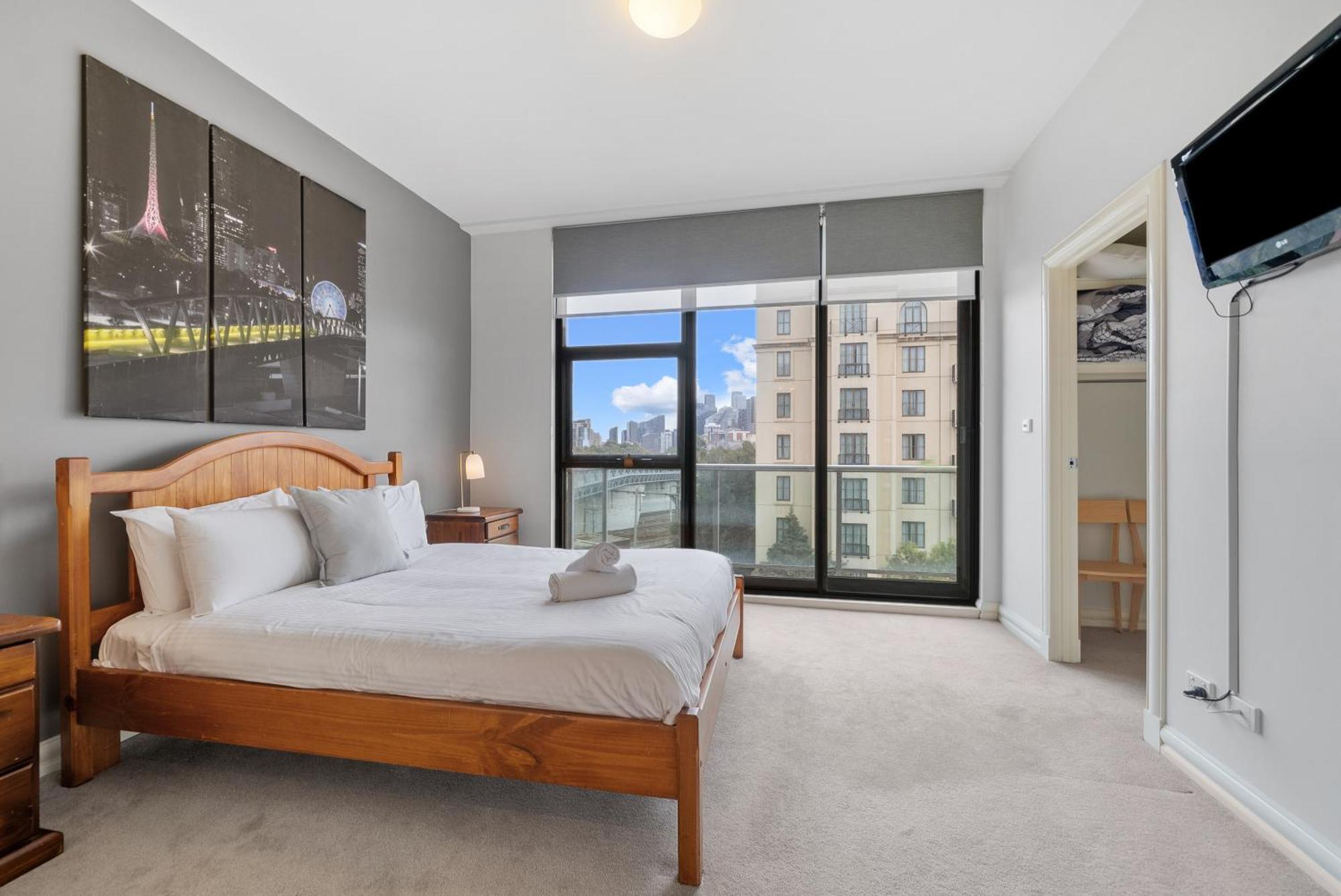 East 2br Apartment