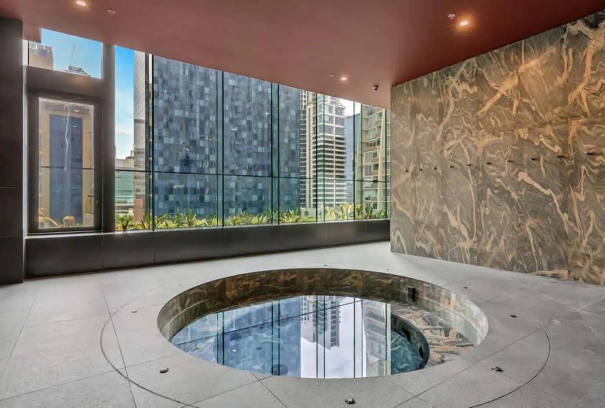 Apartment A Chic 2br Near Cbd W Free Parking Melbourne