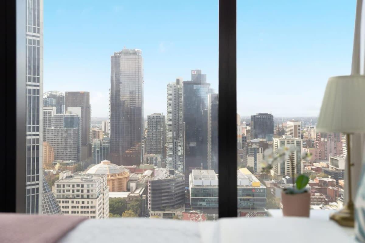 A Chic 2br Near Cbd W Free Parking *