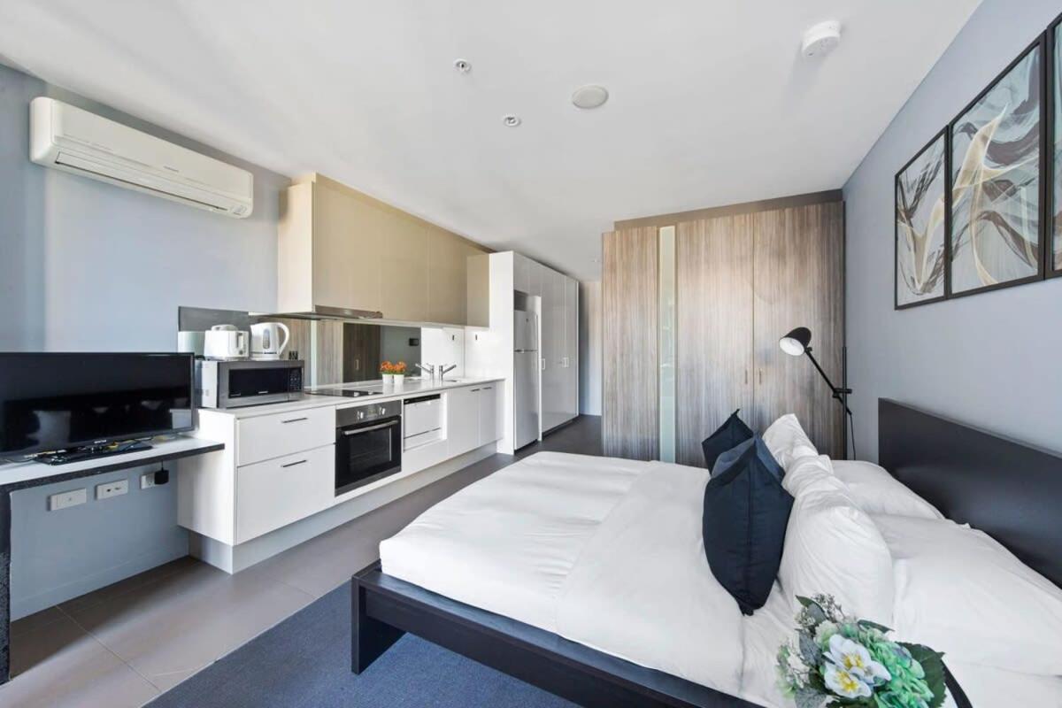 A Stylish & Comfy Next To Southern Cross Apartment Melbourne