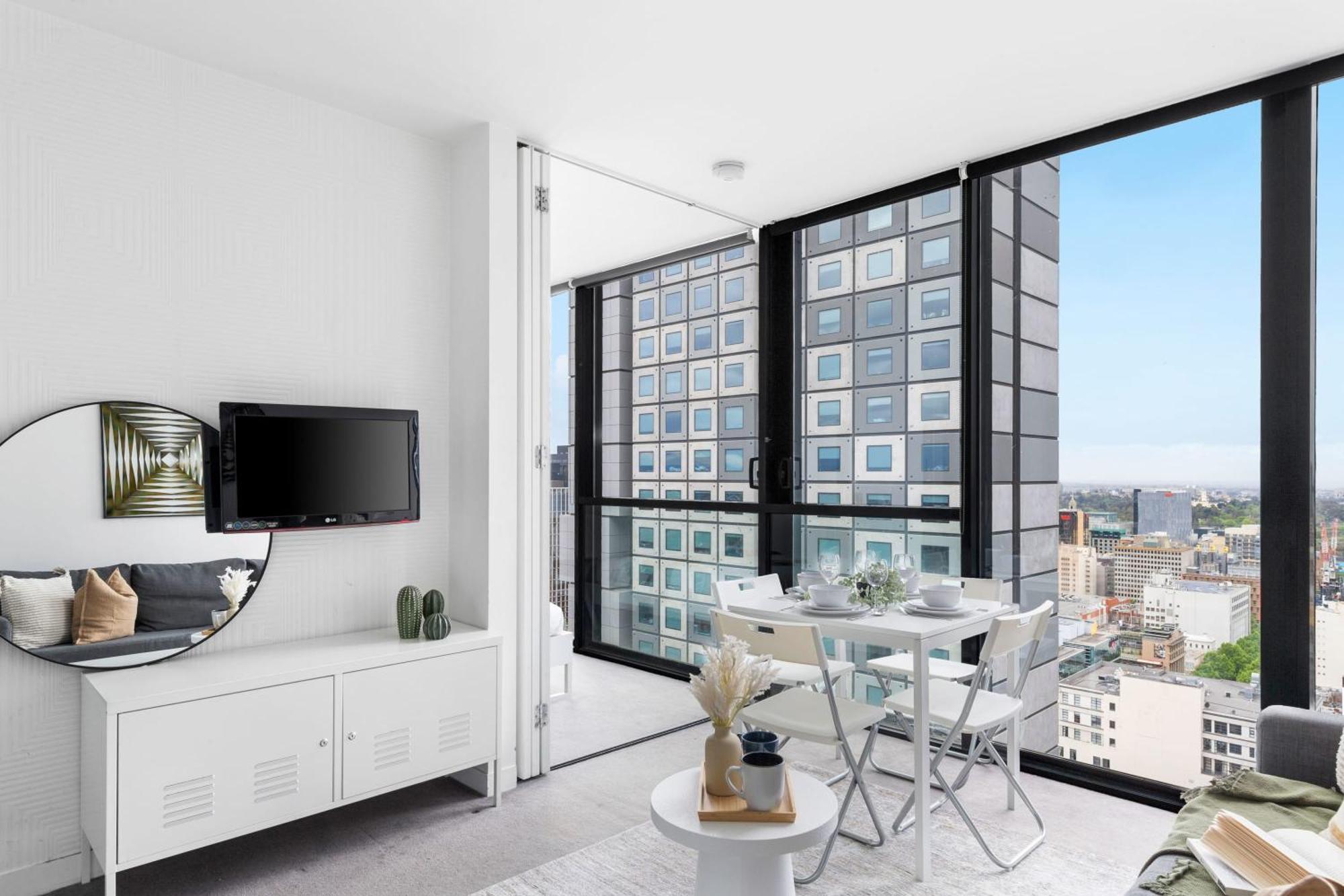 Apartment A 2br Next To Free Parking *