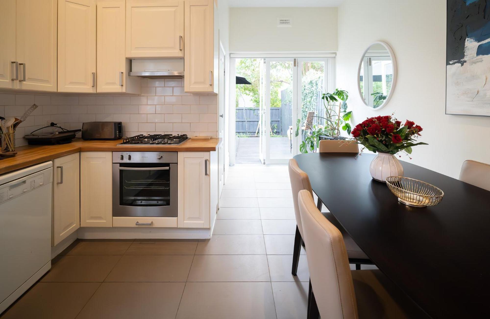 Aramdale Executive Corporate Luxury Living * Melbourne