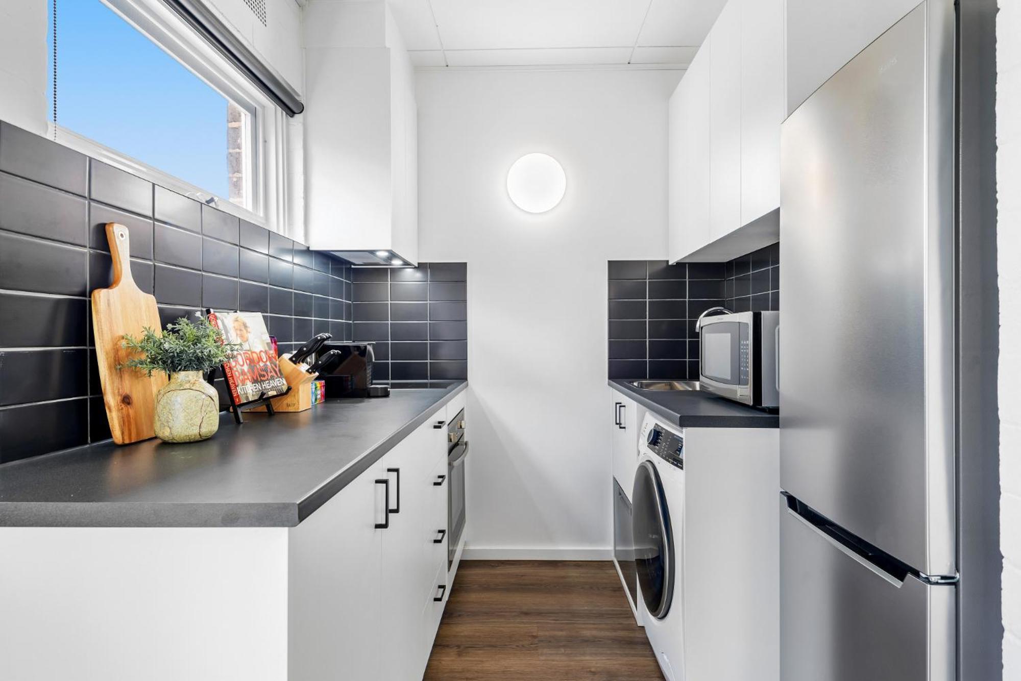 Delightful 1-bed Steps From Royal Park Melbourne